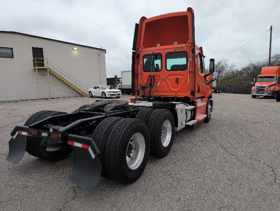 Day Cab Tractor-Heavy Duty Tractors-Freightliner-2020-T12664ST-San Antonio-TX-504,042\n\t\tmiles-$ 42,000 - Image 7