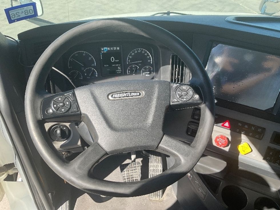 Day Cab Tractor-Heavy Duty Tractors-Freightliner-2020-T12664ST-San Antonio-TX-542,785\n\t\tmiles-$ 37,000 - Image 11