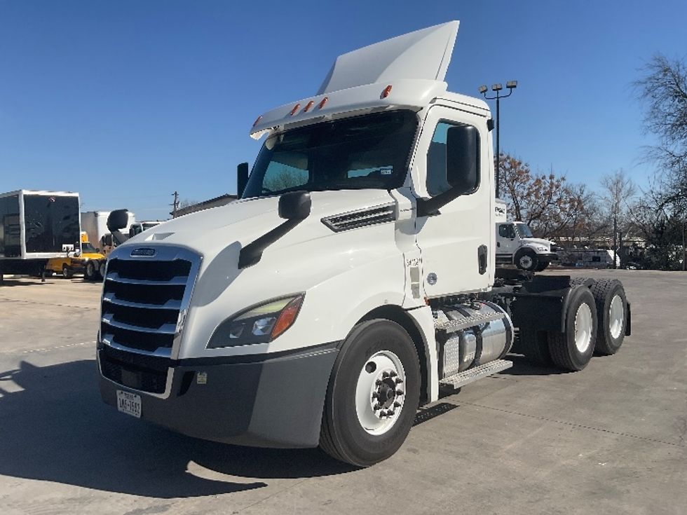 Day Cab Tractor-Heavy Duty Tractors-Freightliner-2020-T12664ST-San Antonio-TX-542,785\n\t\tmiles-$ 37,000 - Image 3