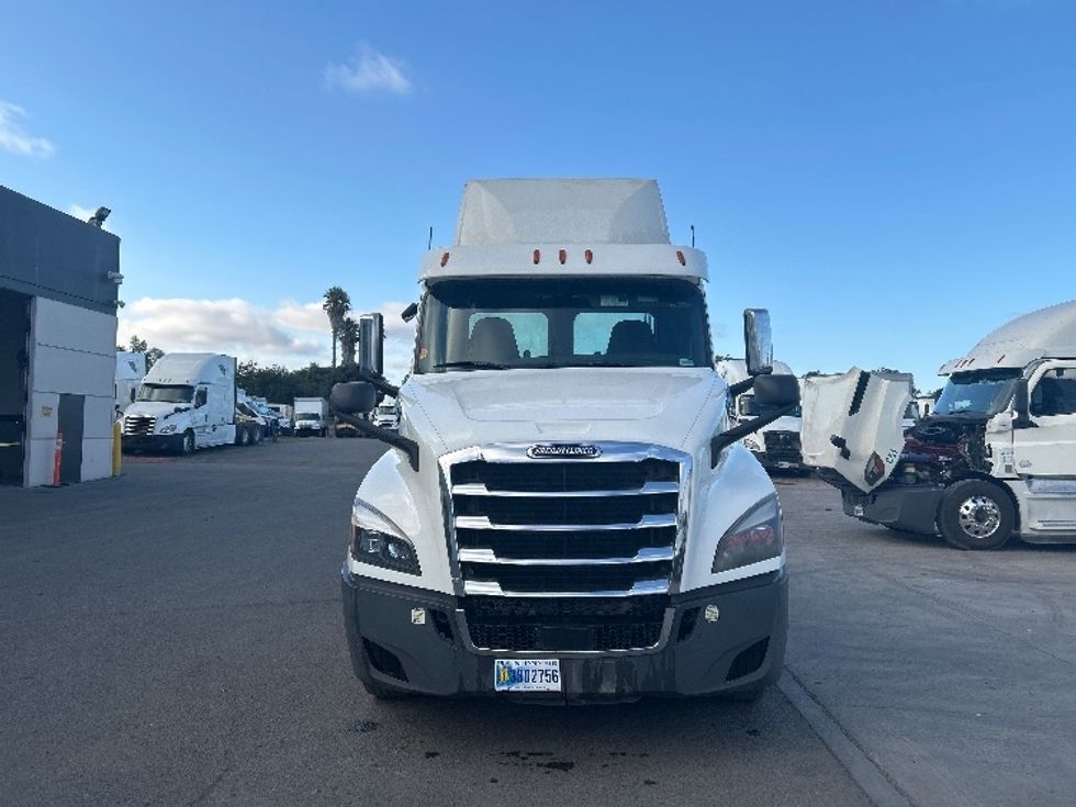 Day Cab Tractor-Heavy Duty Tractors-Freightliner-2020-T12664ST-San Diego-CA-337,836\n\t\tmiles-$ 59,750 - Image 2