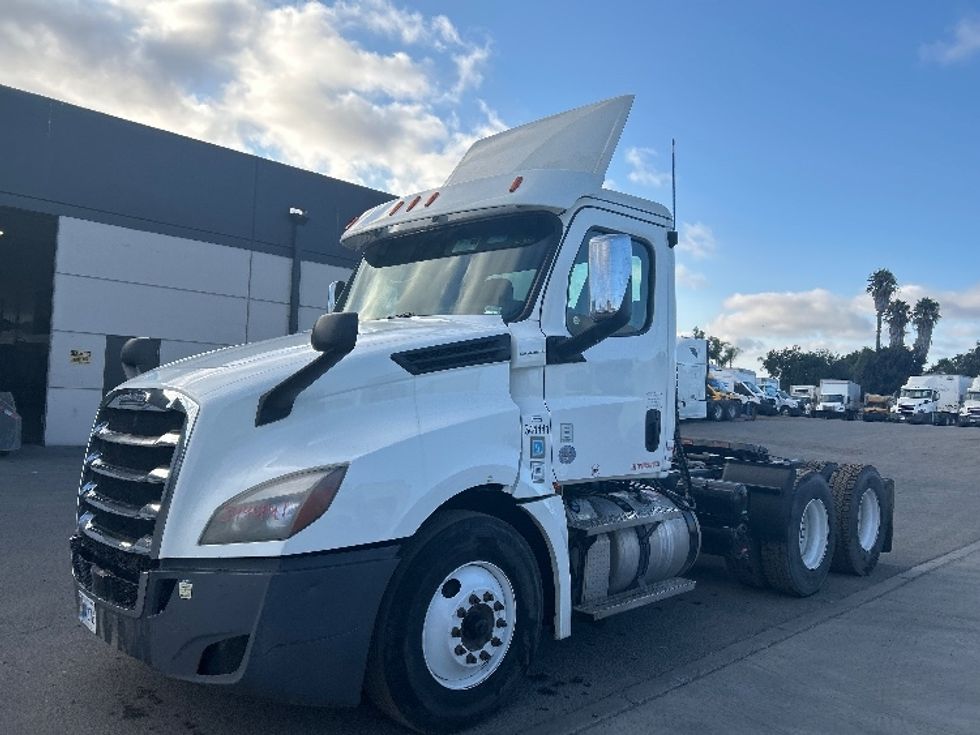 Day Cab Tractor-Heavy Duty Tractors-Freightliner-2020-T12664ST-San Diego-CA-337,836\n\t\tmiles-$ 59,750 - Image 3