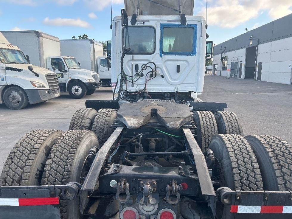 Day Cab Tractor-Heavy Duty Tractors-Freightliner-2020-T12664ST-San Diego-CA-337,836\n\t\tmiles-$ 59,750 - Image 6