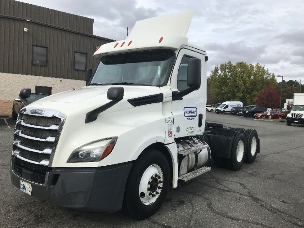 Day Cab Tractor-Heavy Duty Tractors-Freightliner-2020-T12664ST-Sandston-VA-575,079\n\t\tmiles-$ 47,000 - Image 3