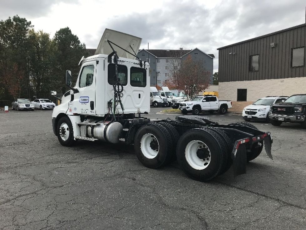 Day Cab Tractor-Heavy Duty Tractors-Freightliner-2020-T12664ST-Sandston-VA-575,079\n\t\tmiles-$ 47,000 - Image 5