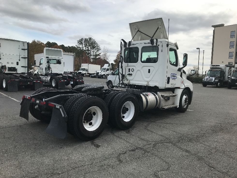 Day Cab Tractor-Heavy Duty Tractors-Freightliner-2020-T12664ST-Sandston-VA-575,079\n\t\tmiles-$ 47,000 - Image 7
