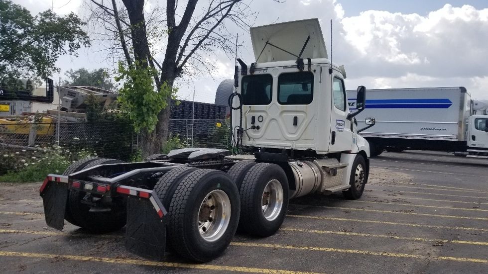 Day Cab Tractor-Heavy Duty Tractors-Freightliner-2020-T12664ST-Scarborough-ON-904,033\n\t\tkm-$ 49,000 - Image 7