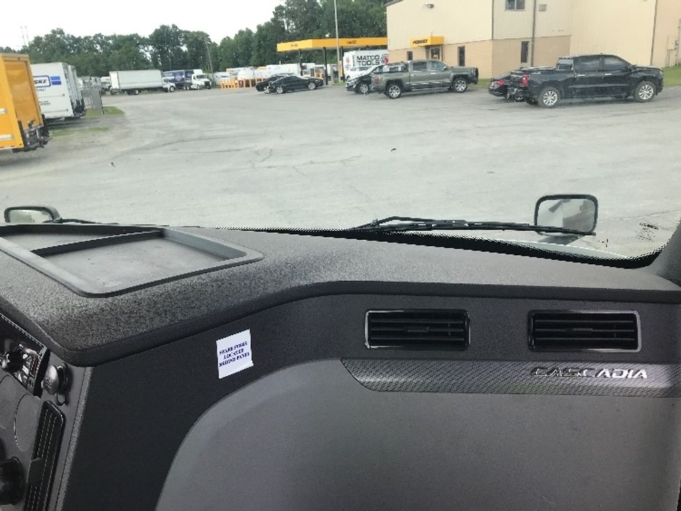 Day Cab Tractor-Heavy Duty Tractors-Freightliner-2020-T12664ST-Shreveport-LA-209,116\n\t\tmiles-$ 82,500 - Image 13