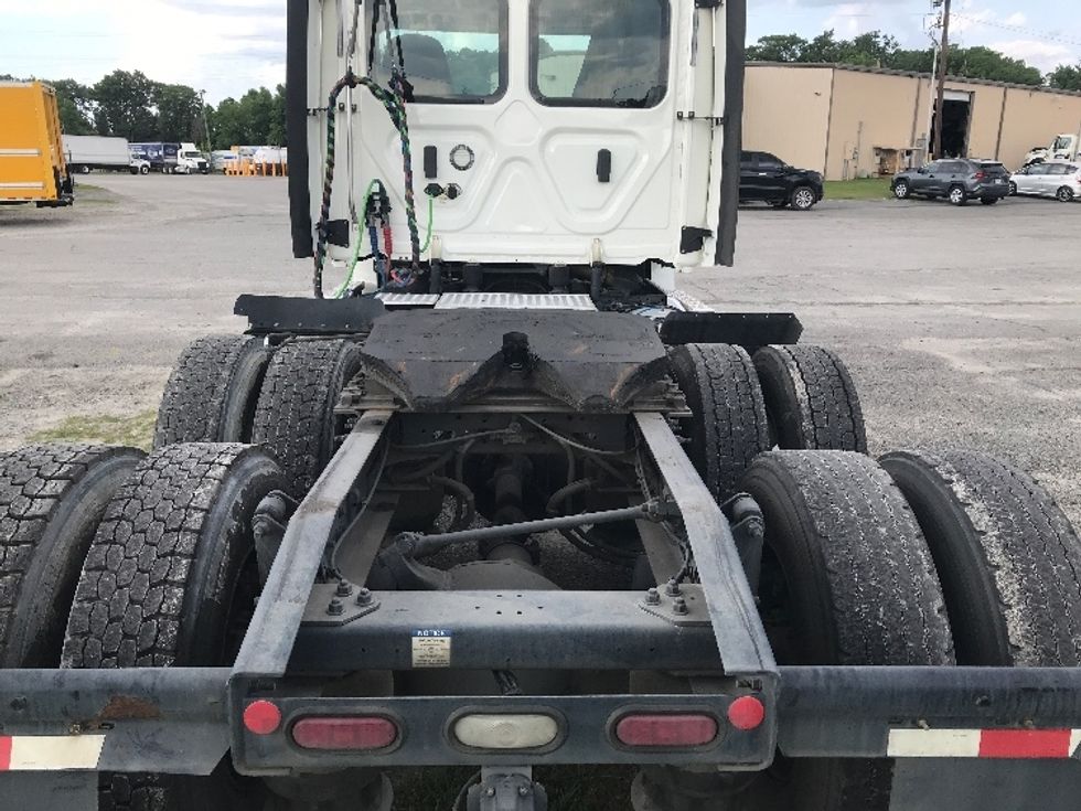 Day Cab Tractor-Heavy Duty Tractors-Freightliner-2020-T12664ST-Shreveport-LA-209,116\n\t\tmiles-$ 82,500 - Image 6