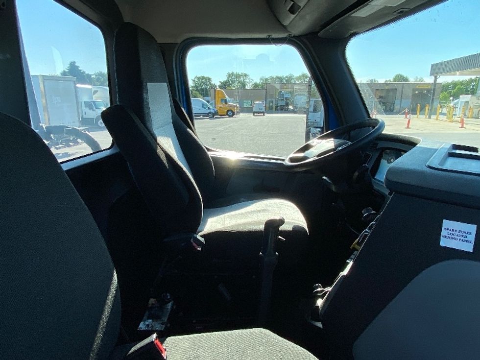 2020 Freightliner Cascadia 126" Day cab photo 13