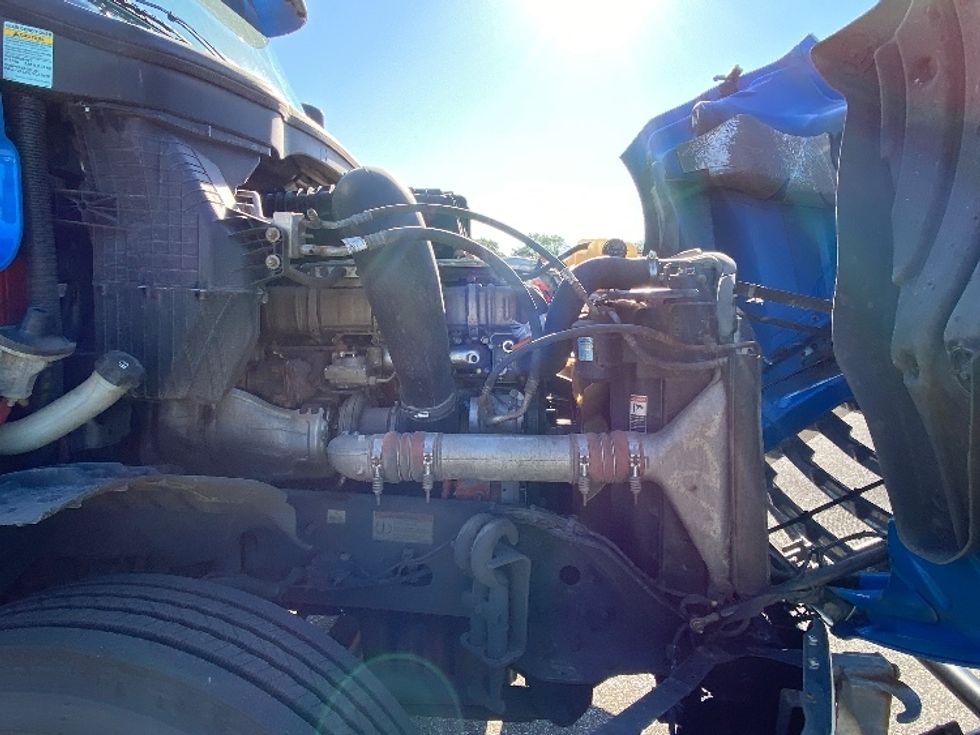 2020 Freightliner Cascadia 126" Day cab photo 14