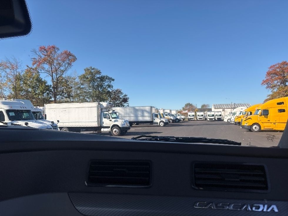 Day Cab Tractor-Heavy Duty Tractors-Freightliner-2020-T12664ST-South Plainfield-NJ-395,258\n\t\tmiles-$ 45,500 - Image 13