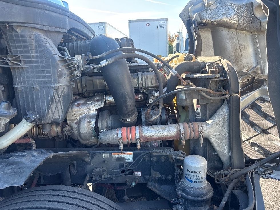 Day Cab Tractor-Heavy Duty Tractors-Freightliner-2020-T12664ST-South Plainfield-NJ-395,258\n\t\tmiles-$ 45,500 - Image 15