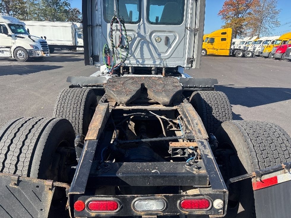 Day Cab Tractor-Heavy Duty Tractors-Freightliner-2020-T12664ST-South Plainfield-NJ-400,891\n\t\tmiles-$ 36,250 - Image 6
