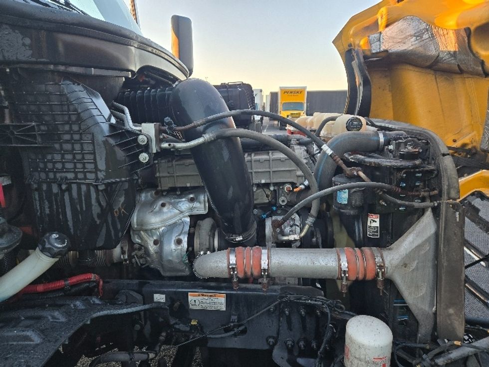 Day Cab Tractor-Heavy Duty Tractors-Freightliner-2020-T12664ST-South Plainfield-NJ-436,692\n\t\tmiles-$ 46,500 - Image 15