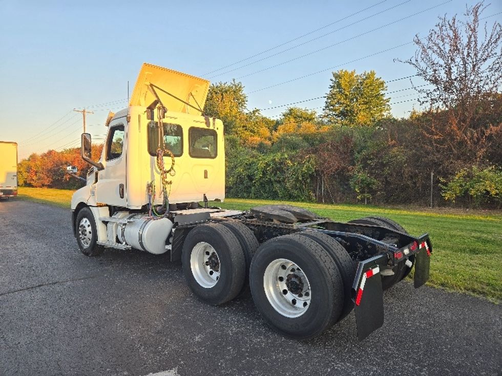 Day Cab Tractor-Heavy Duty Tractors-Freightliner-2020-T12664ST-South Plainfield-NJ-436,692\n\t\tmiles-$ 46,500 - Image 5