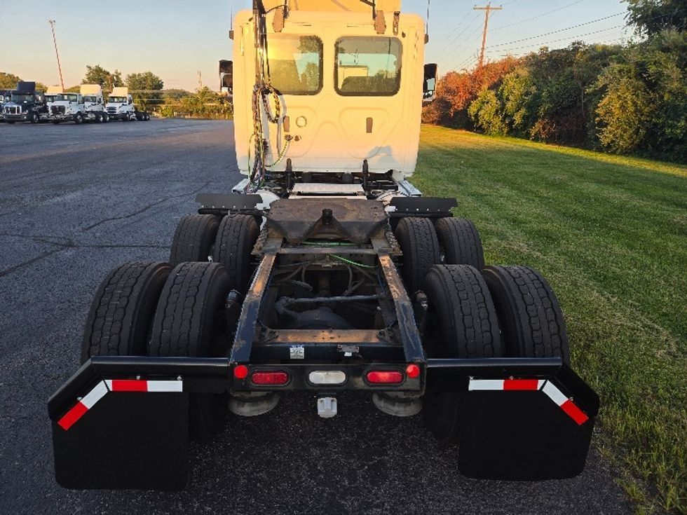 Day Cab Tractor-Heavy Duty Tractors-Freightliner-2020-T12664ST-South Plainfield-NJ-436,692\n\t\tmiles-$ 46,500 - Image 6