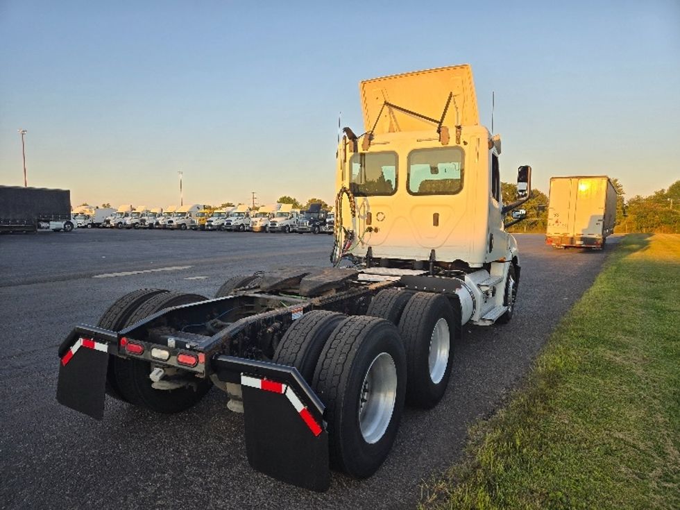 Day Cab Tractor-Heavy Duty Tractors-Freightliner-2020-T12664ST-South Plainfield-NJ-436,692\n\t\tmiles-$ 46,500 - Image 7