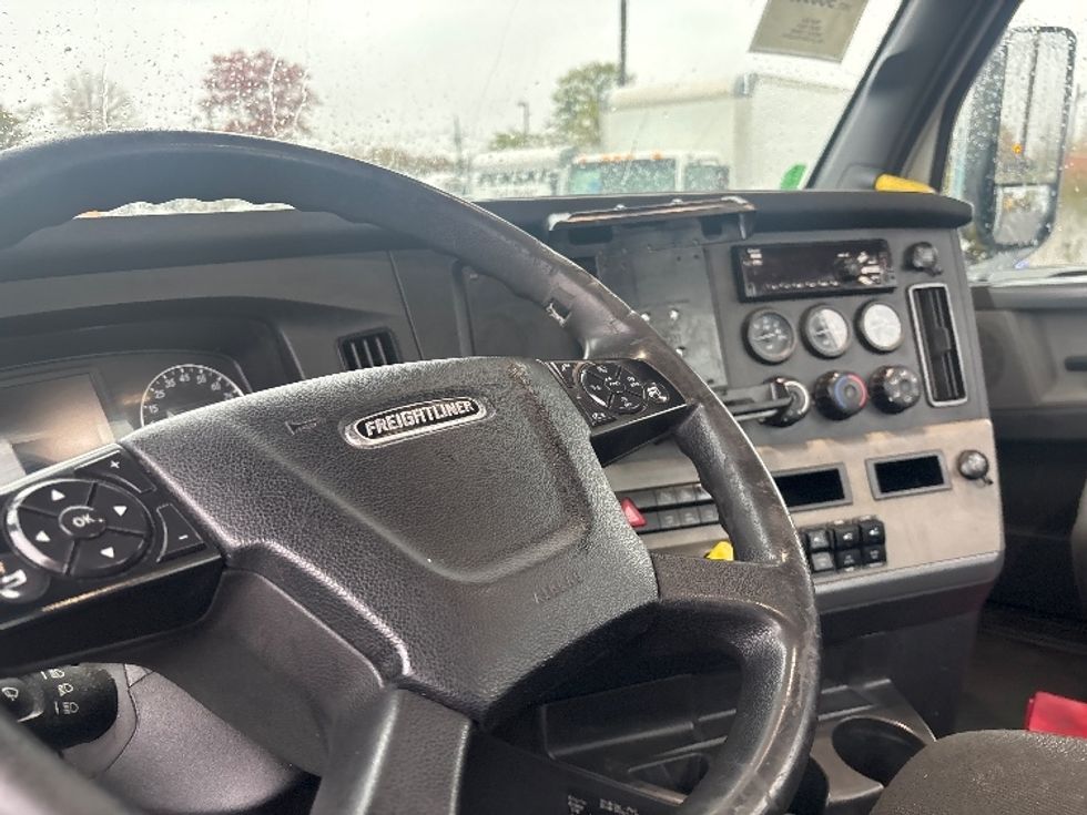 Day Cab Tractor-Heavy Duty Tractors-Freightliner-2020-T12664ST-South Plainfield-NJ-464,079\n\t\tmiles-$ 40,750 - Image 10