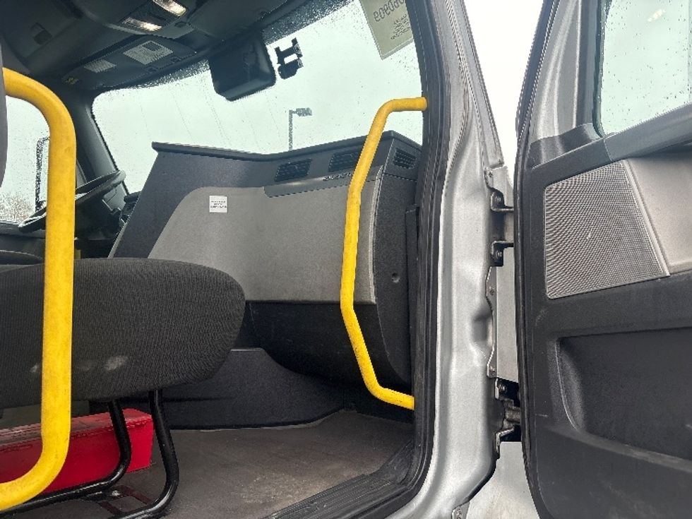 Day Cab Tractor-Heavy Duty Tractors-Freightliner-2020-T12664ST-South Plainfield-NJ-464,079\n\t\tmiles-$ 40,750 - Image 12