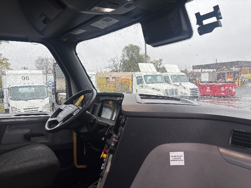 Day Cab Tractor-Heavy Duty Tractors-Freightliner-2020-T12664ST-South Plainfield-NJ-464,079\n\t\tmiles-$ 40,750 - Image 14