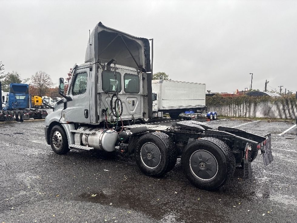 Day Cab Tractor-Heavy Duty Tractors-Freightliner-2020-T12664ST-South Plainfield-NJ-464,079\n\t\tmiles-$ 40,750 - Image 5