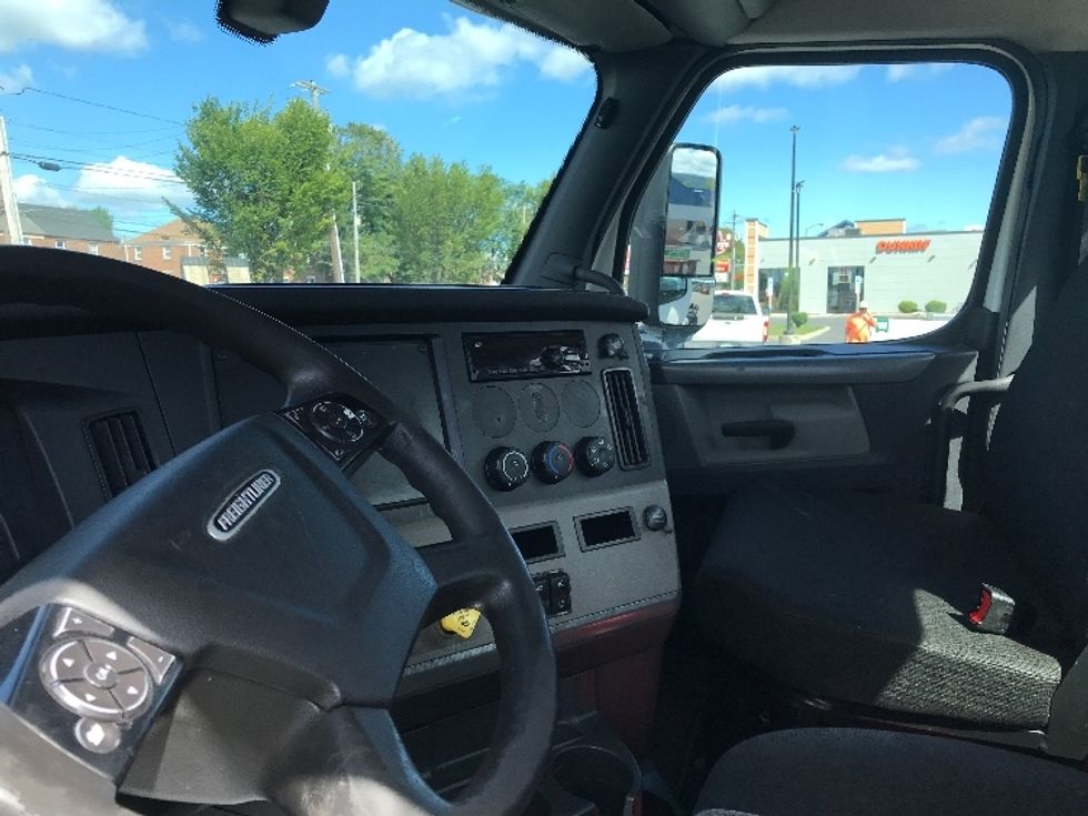 Day Cab Tractor-Heavy Duty Tractors-Freightliner-2020-T12664ST-South Plainfield-NJ-619,214\n\t\tmiles-$ 34,500 - Image 10