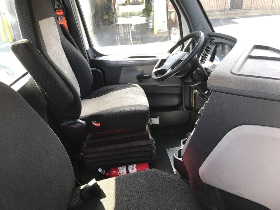 Day Cab Tractor-Heavy Duty Tractors-Freightliner-2020-T12664ST-South Plainfield-NJ-619,214\n\t\tmiles-$ 34,500 - Image 14