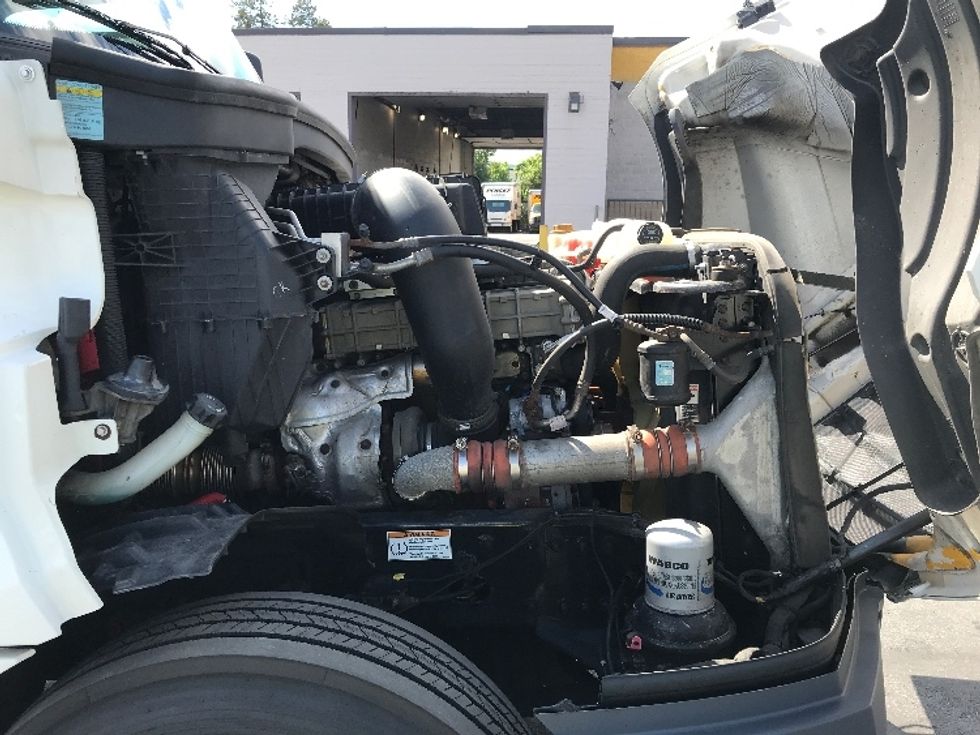 Day Cab Tractor-Heavy Duty Tractors-Freightliner-2020-T12664ST-South Plainfield-NJ-619,214\n\t\tmiles-$ 34,500 - Image 15