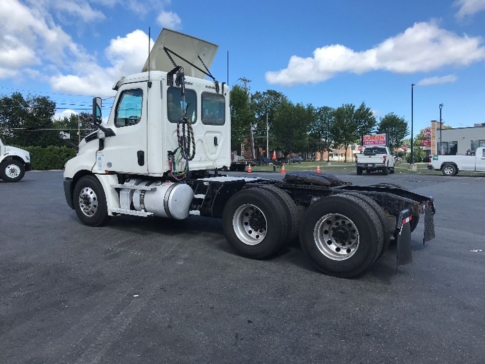 Day Cab Tractor-Heavy Duty Tractors-Freightliner-2020-T12664ST-South Plainfield-NJ-619,214\n\t\tmiles-$ 34,500 - Image 5