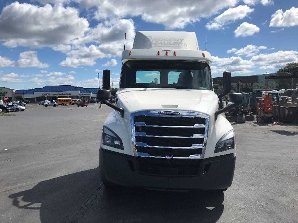Day Cab Tractor-Heavy Duty Tractors-Freightliner-2020-T12664ST-South Plainfield-NJ-621,965\n\t\tmiles-$ 30,000 - Image 2