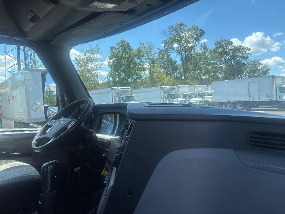 Day Cab Tractor-Heavy Duty Tractors-Freightliner-2020-T12664ST-South Plainfield-NJ-649,383\n\t\tmiles-$ 28,750 - Image 14