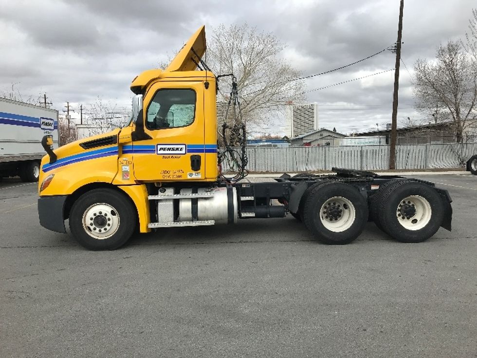 Day Cab Tractor-Heavy Duty Tractors-Freightliner-2020-T12664ST-Sparks-NV-314,813\n\t\tmiles-$ 68,750 - Image 4