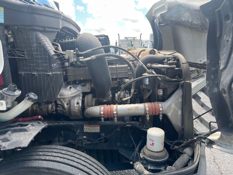 Day Cab Tractor-Heavy Duty Tractors-Freightliner-2020-T12664ST-Spartanburg-SC-232,544\n\t\tmiles-$ 65,000 - Image 15