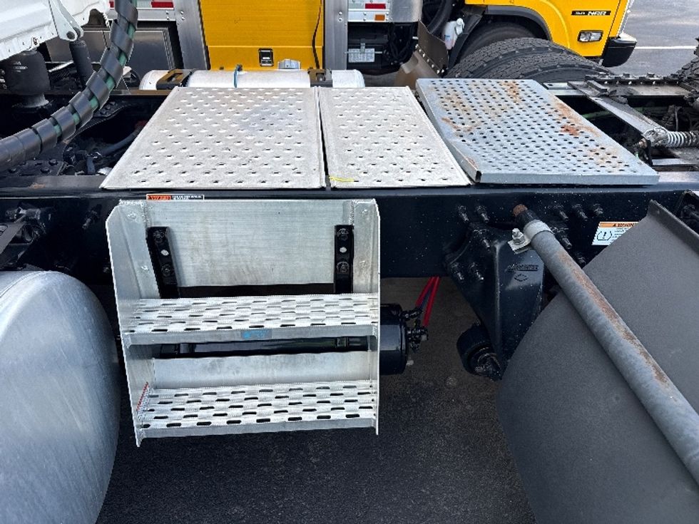 Day Cab Tractor-Heavy Duty Tractors-Freightliner-2020-T12664ST-Spartanburg-SC-232,544\n\t\tmiles-$ 65,000 - Image 17