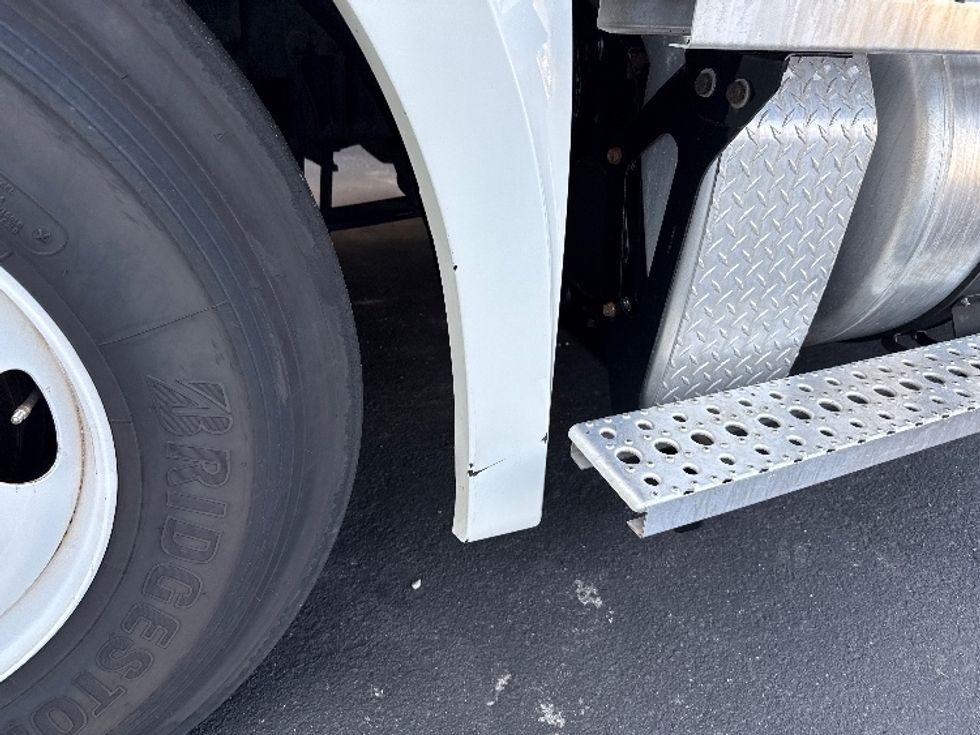 Day Cab Tractor-Heavy Duty Tractors-Freightliner-2020-T12664ST-Spartanburg-SC-232,544\n\t\tmiles-$ 65,000 - Image 21