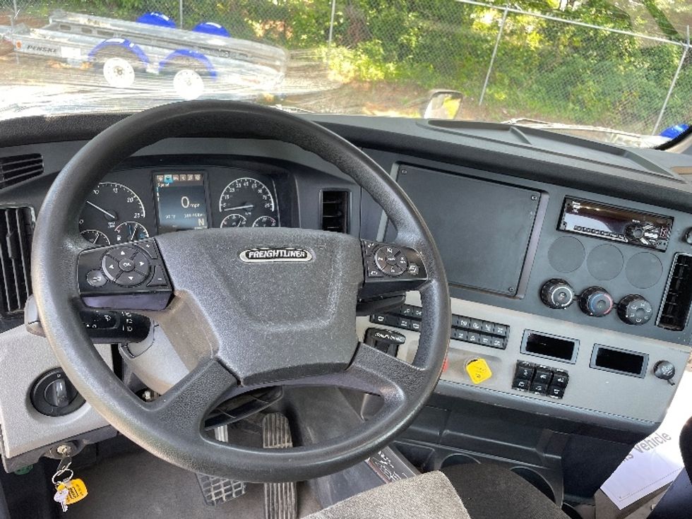 Day Cab Tractor-Heavy Duty Tractors-Freightliner-2020-T12664ST-Spartanburg-SC-315,489\n\t\tmiles-$ 59,750 - Image 11
