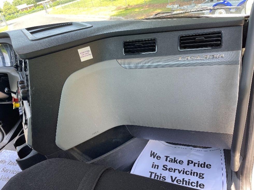 Day Cab Tractor-Heavy Duty Tractors-Freightliner-2020-T12664ST-Spartanburg-SC-315,489\n\t\tmiles-$ 59,750 - Image 13