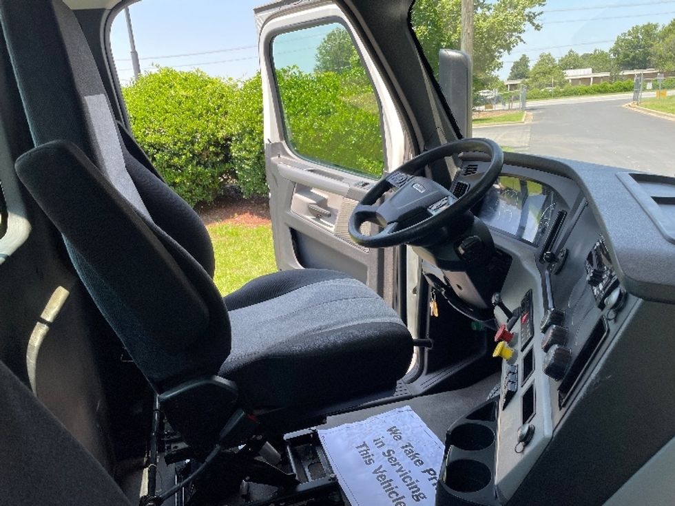 Day Cab Tractor-Heavy Duty Tractors-Freightliner-2020-T12664ST-Spartanburg-SC-315,489\n\t\tmiles-$ 59,750 - Image 14