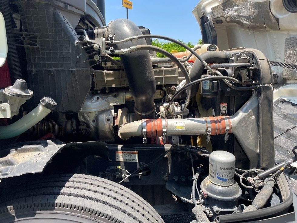 Day Cab Tractor-Heavy Duty Tractors-Freightliner-2020-T12664ST-Spartanburg-SC-315,489\n\t\tmiles-$ 59,750 - Image 15