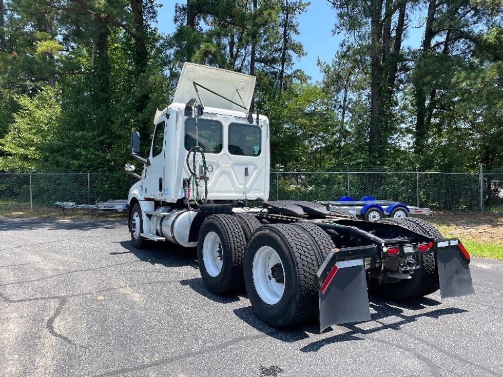 Day Cab Tractor-Heavy Duty Tractors-Freightliner-2020-T12664ST-Spartanburg-SC-315,489\n\t\tmiles-$ 59,750 - Image 5