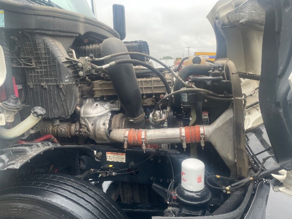 Day Cab Tractor-Heavy Duty Tractors-Freightliner-2020-T12664ST-Spartanburg-SC-324,313\n\t\tmiles-$ 46,500 - Image 15