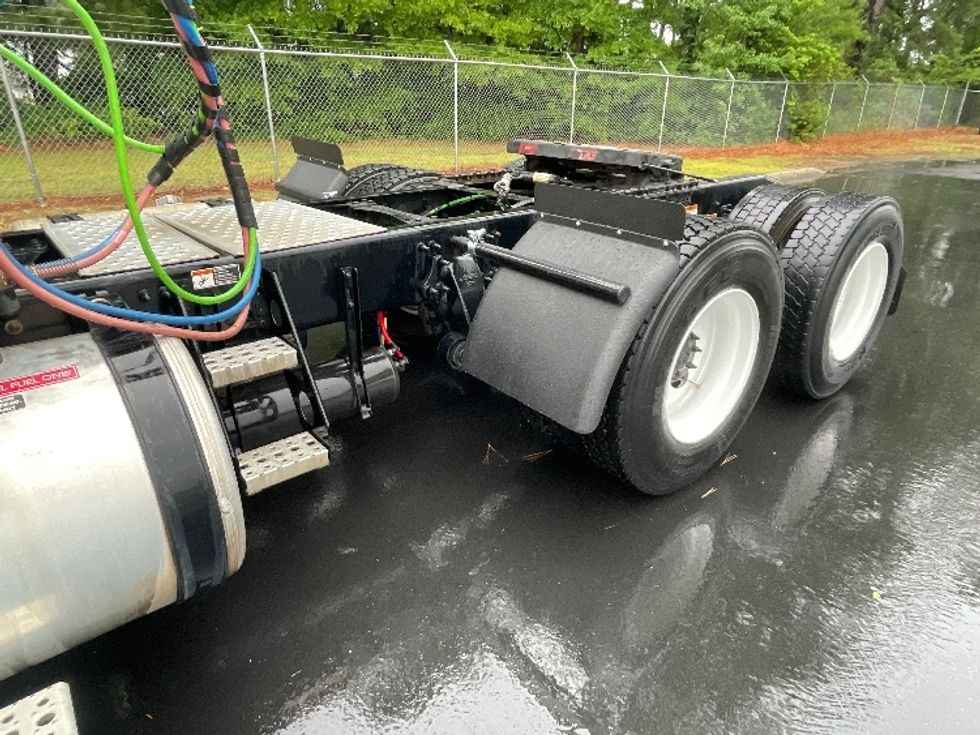 Day Cab Tractor-Heavy Duty Tractors-Freightliner-2020-T12664ST-Spartanburg-SC-324,313\n\t\tmiles-$ 46,500 - Image 17