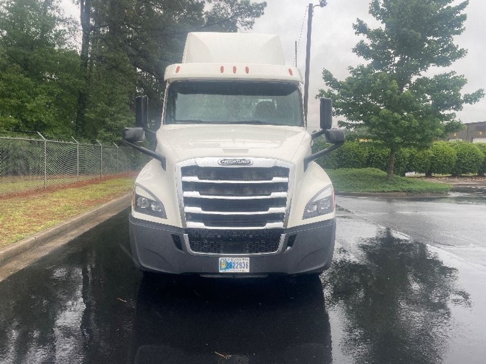 Day Cab Tractor-Heavy Duty Tractors-Freightliner-2020-T12664ST-Spartanburg-SC-324,313\n\t\tmiles-$ 46,500 - Image 2