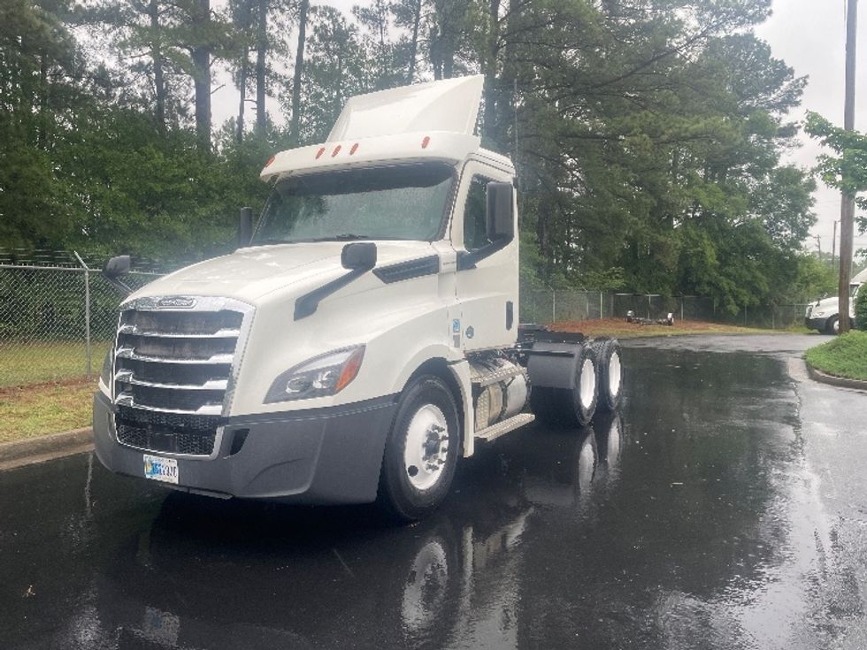Day Cab Tractor-Heavy Duty Tractors-Freightliner-2020-T12664ST-Spartanburg-SC-324,313\n\t\tmiles-$ 46,500 - Image 3
