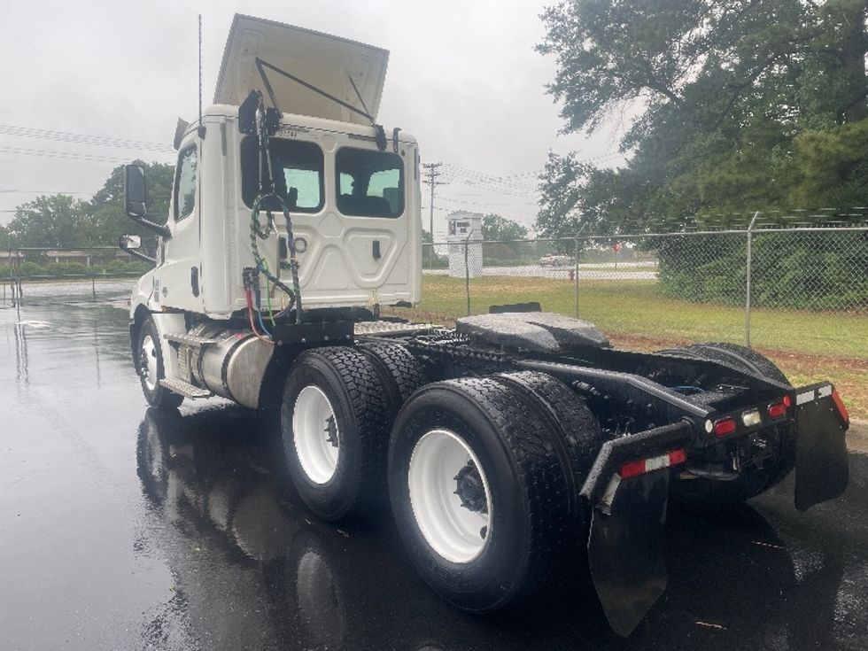 Day Cab Tractor-Heavy Duty Tractors-Freightliner-2020-T12664ST-Spartanburg-SC-324,313\n\t\tmiles-$ 46,500 - Image 5