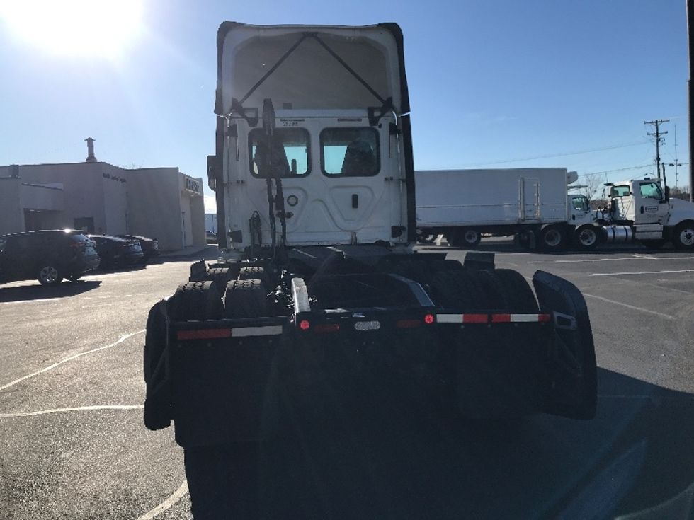 Day Cab Tractor-Heavy Duty Tractors-Freightliner-2020-T12664ST-Spartanburg-SC-361,388\n\t\tmiles-$ 63,250 - Image 6