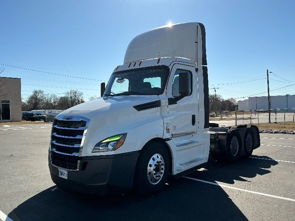 Day Cab Tractor-Heavy Duty Tractors-Freightliner-2020-T12664ST-Spartanburg-SC-367,009\n\t\tmiles-$ 63,000 - Image 3