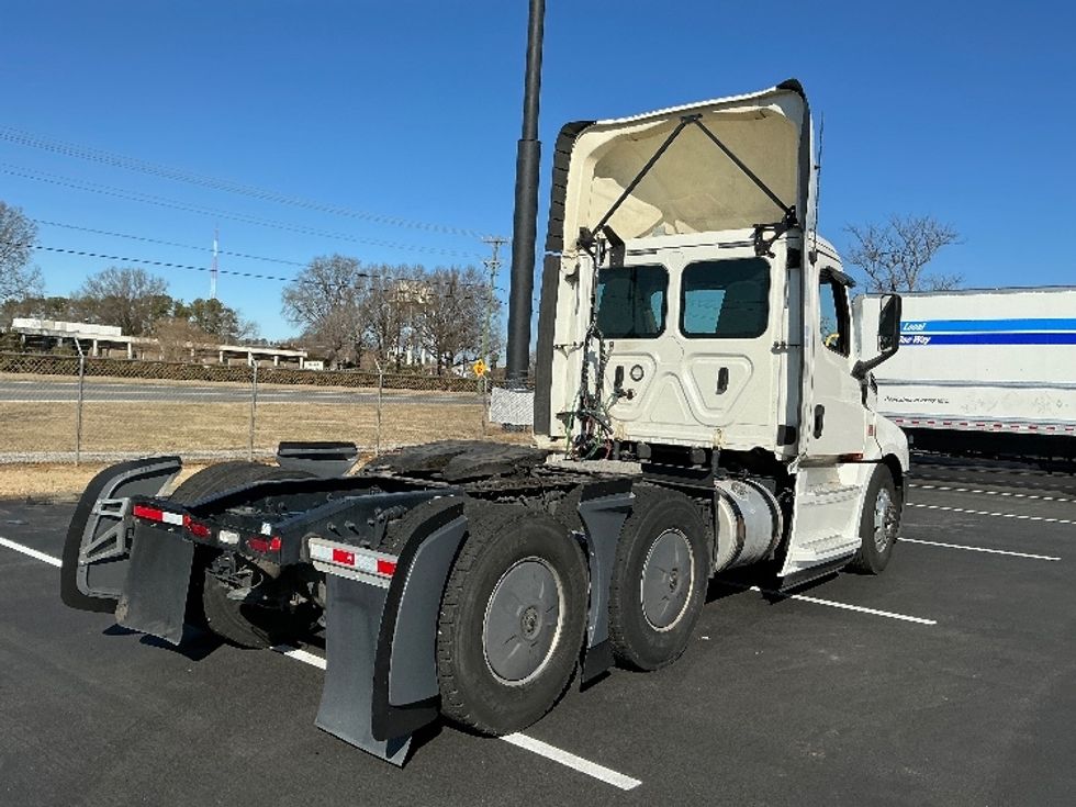 Day Cab Tractor-Heavy Duty Tractors-Freightliner-2020-T12664ST-Spartanburg-SC-367,009\n\t\tmiles-$ 63,000 - Image 7