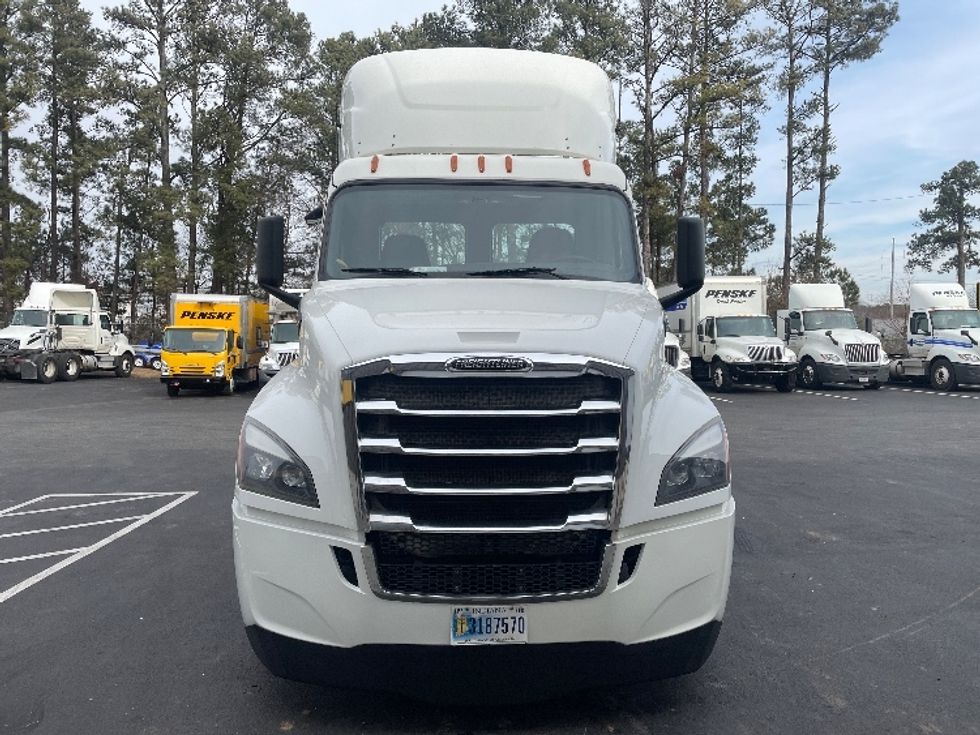 Day Cab Tractor-Heavy Duty Tractors-Freightliner-2020-T12664ST-Spartanburg-SC-457,505\n\t\tmiles-$ 56,750 - Image 2
