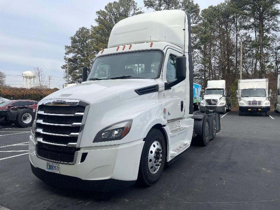 Day Cab Tractor-Heavy Duty Tractors-Freightliner-2020-T12664ST-Spartanburg-SC-457,505\n\t\tmiles-$ 56,750 - Image 3